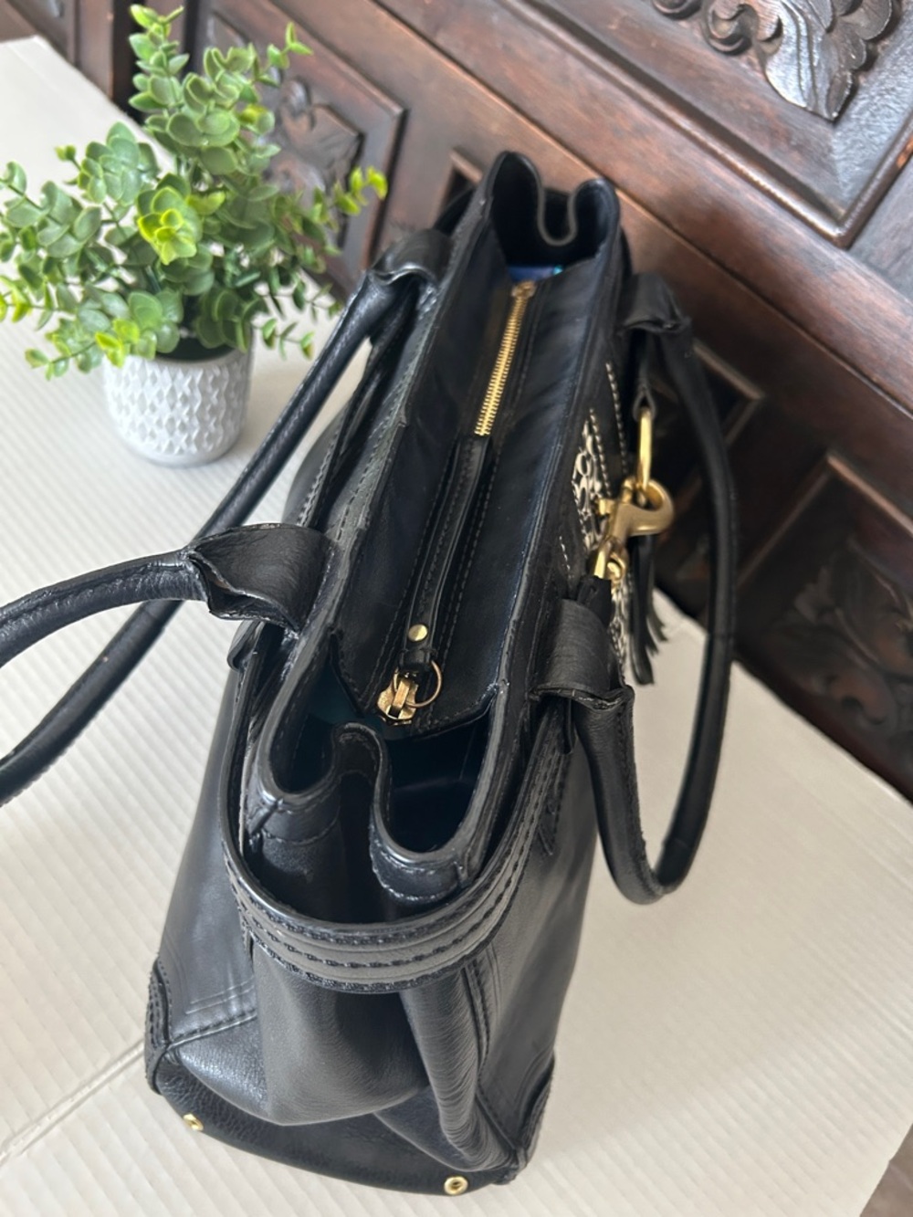 Coach Black Leather Shoulder Bag with Signature Stripe and Matching Wallet - Picture 7 of 17
